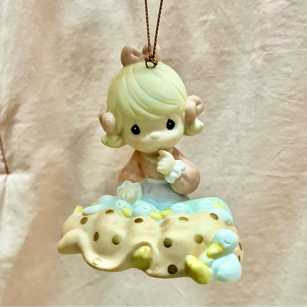 Precious Moments Hatching the Perfect Holiday Ornament 456039 New in Box NWT